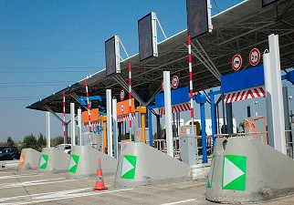 El Cermi reclama a Transportes eximir de peajes a las personas con movilidad reducida en el uso de las autopistas